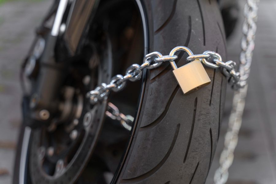 Are Tire Chains Legal in Michigan? Rules and Road Use