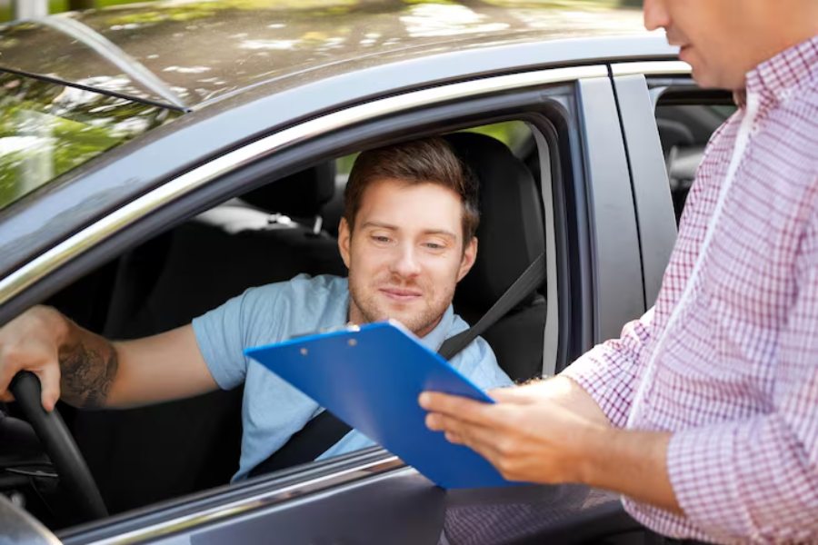 Comprehensive Guide to Choosing the Right Driving School