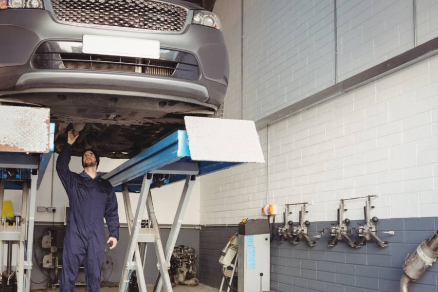 A Buyer's Guide to Choosing the Right Vehicle Lift for Your Garage